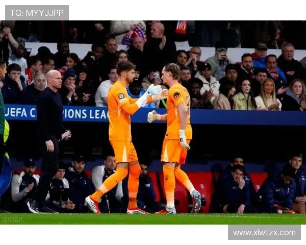 图多尔冷眼送别金斯基更伤人心